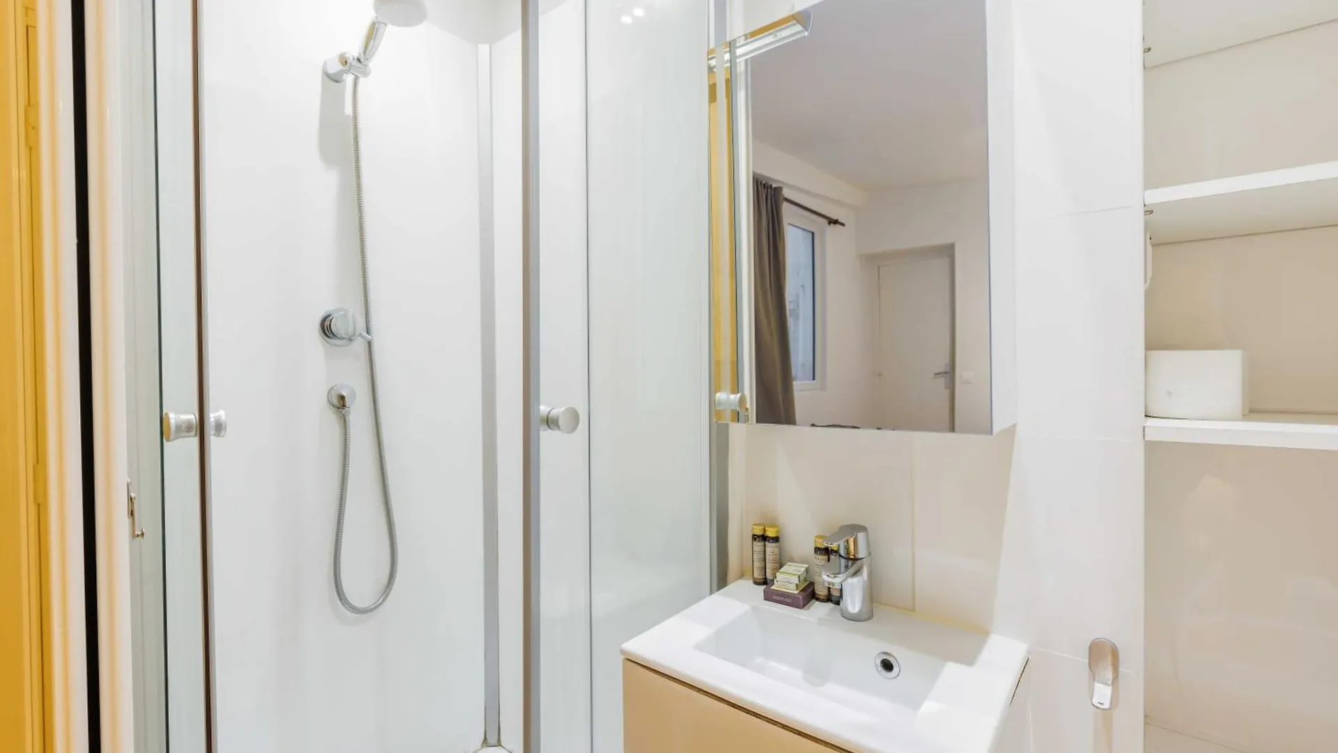 Apartment Cosy Home In The Heart Of Paris