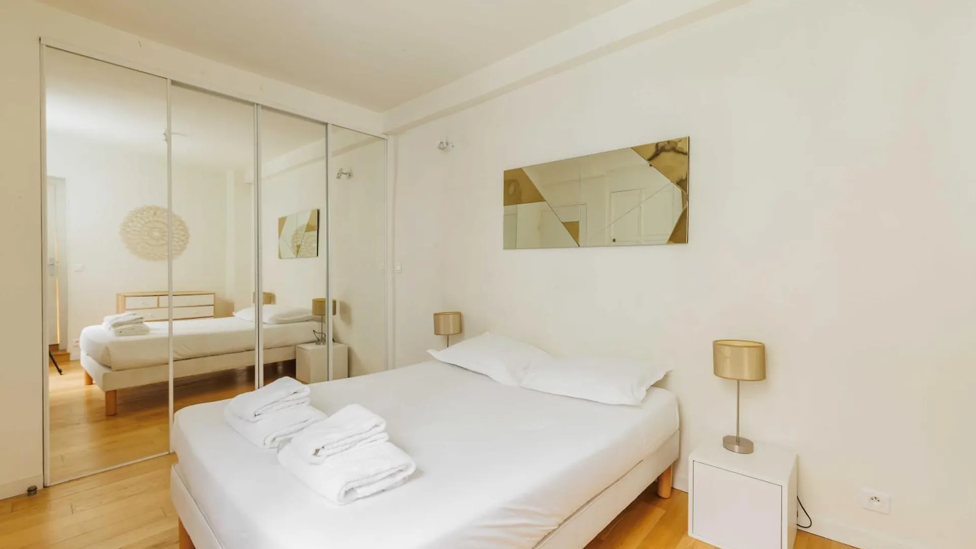 Cosy Home In The Heart Of Paris